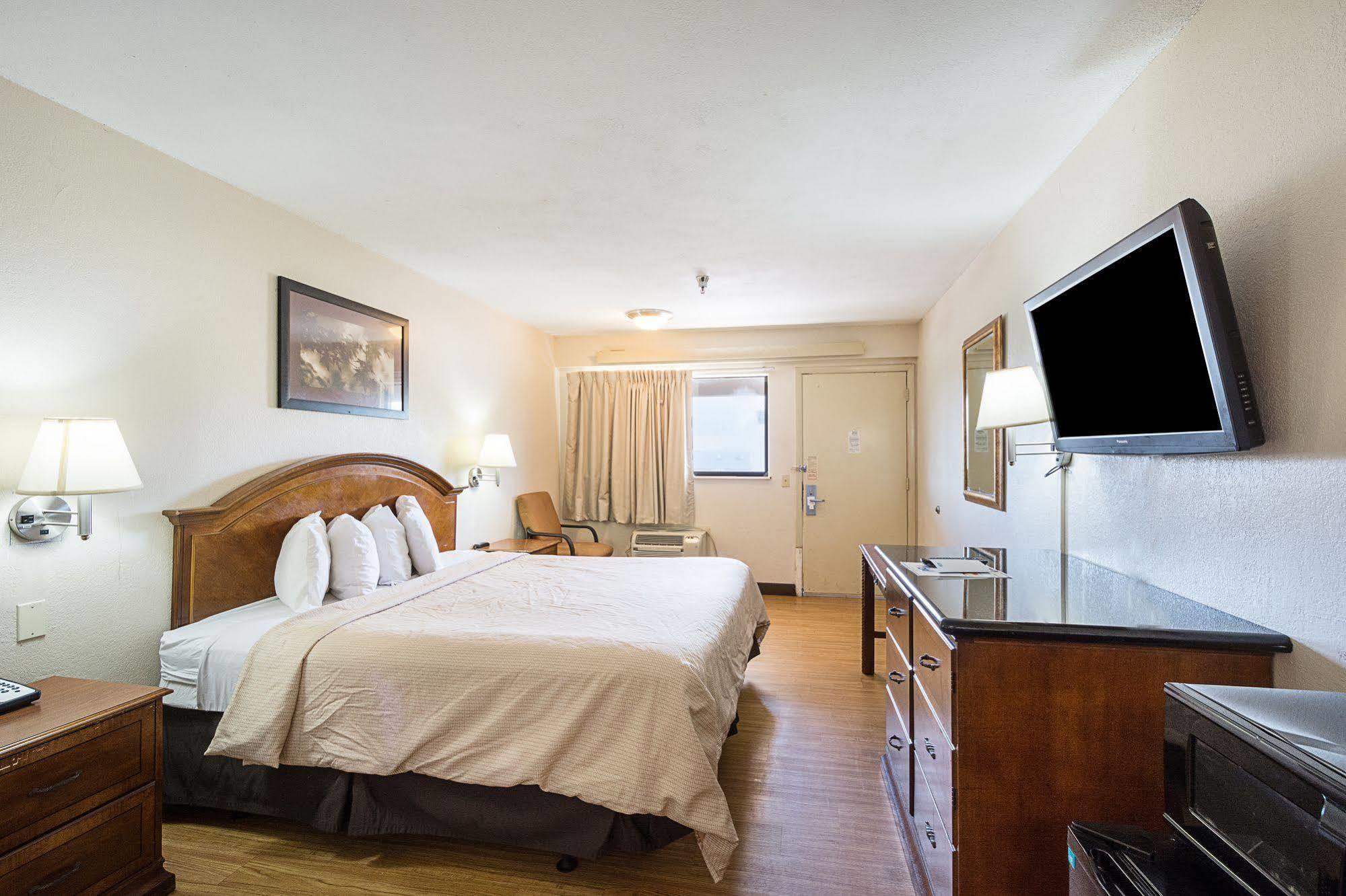 Bay Inn On Busch Tampa Kültér fotó
